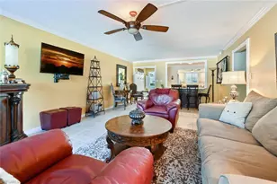 215 Cypress Way E, Naples, FL 34110 - Photo 5