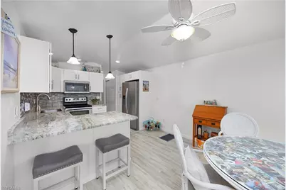 11095 Sunglow Ln, Fort Myers, FL 33908 - Photo 7