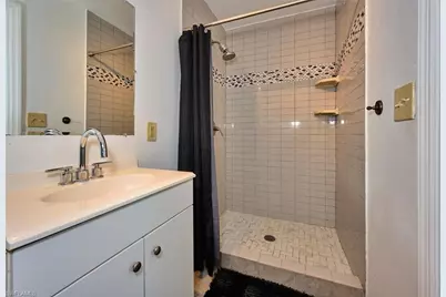 2212 Crystal Dr, Fort Myers, FL 33907 - Photo 29