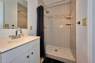 2212 Crystal Dr, Fort Myers, FL 33907 - Photo 29