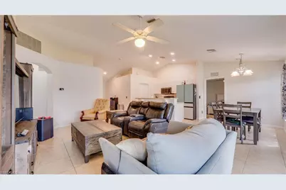 1406 NE 10th Ln, Cape Coral, FL 33909 - Photo 7
