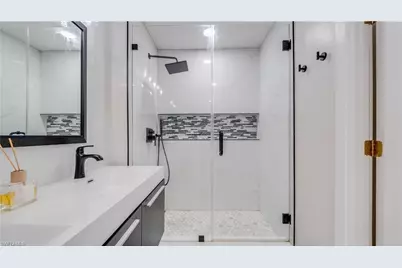 1406 NE 10th Ln, Cape Coral, FL 33909 - Photo 19