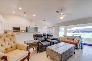 1406 NE 10th Ln, Cape Coral, FL 33909 - Photo 5