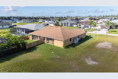 621 NW 37th Ave, Cape Coral, FL 33993 - Photo 37