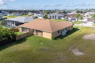 621 NW 37th Ave, Cape Coral, FL 33993 - Photo 37