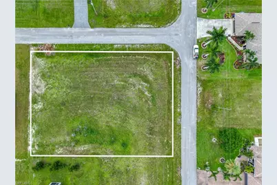 229 NW 9th Ter, Cape Coral, FL 33993 - Photo 9