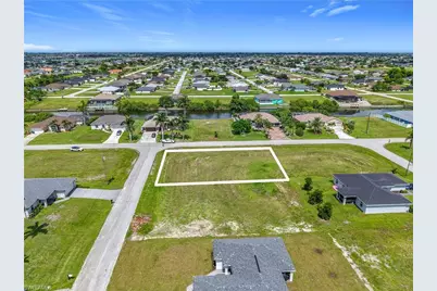 229 NW 9th Ter, Cape Coral, FL 33993 - Photo 3