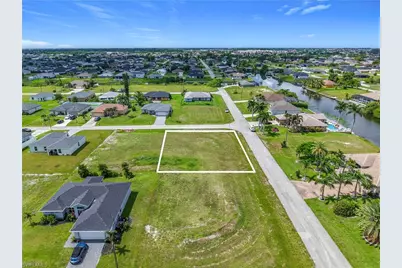 229 NW 9th Ter, Cape Coral, FL 33993 - Photo 5