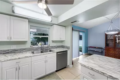 410 SW 7th Ct, Cape Coral, FL 33991 - Photo 11