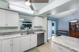410 SW 7th Ct, Cape Coral, FL 33991 - Photo 11