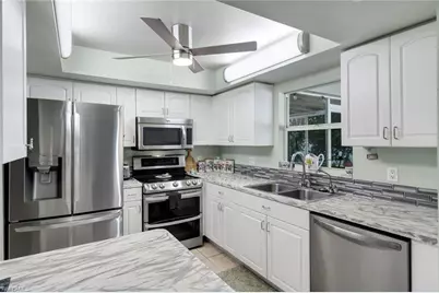 410 SW 7th Ct, Cape Coral, FL 33991 - Photo 9