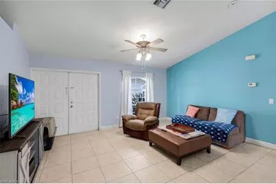 410 SW 7th Ct, Cape Coral, FL 33991 - Photo 5