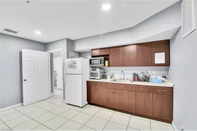12165 Metro Pkwy #1-4, Fort Myers, FL 33966 - Photo 9