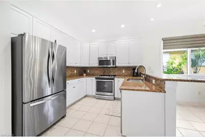 14052 Clear Water Ln, Fort Myers, FL 33907 - Photo 7