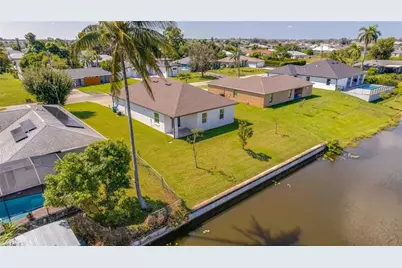 1117 NE 11th Ter, Cape Coral, FL 33909 - Photo 27