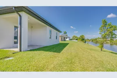 1117 NE 11th Ter, Cape Coral, FL 33909 - Photo 25