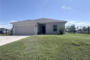 328 Jacaranda Pkwy E, Cape Coral, FL 33909 - Photo 1