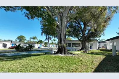 13 Hamlin Ct, Lehigh Acres, FL 33936 - Photo 19