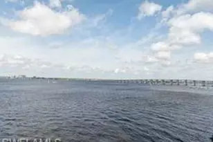 2090 W First St, Fort Myers, FL 33901 - Photo 1