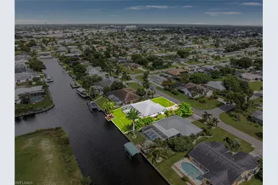1432 SE 11th Pl, Cape Coral, FL 33990 - Photo 17
