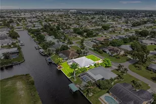 1432 SE 11th Pl, Cape Coral, FL 33990 - Photo 17