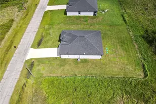 9040 Bamboo Cir, Labelle, FL 33935 - Photo 27