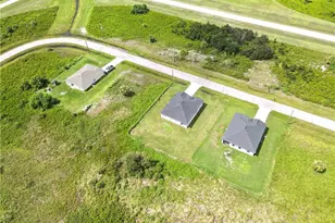 9040 Bamboo Cir, Labelle, FL 33935 - Photo 23