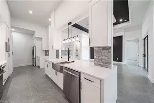 209 Chiquita Blvd N, Cape Coral, FL 33993 - Photo 15