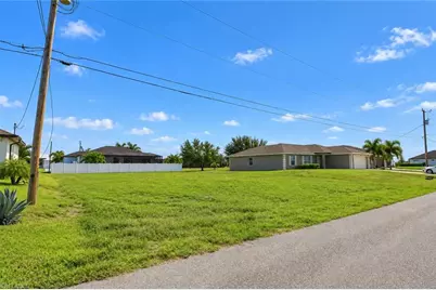 1237 NW 33rd Pl, Cape Coral, FL 33993 - Photo 3