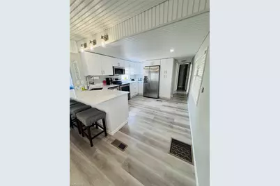 11321 Bougainvillea Ln, Fort Myers Beach, FL 33931 - Photo 5