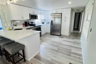 11321 Bougainvillea Ln, Fort Myers Beach, FL 33931 - Photo 5