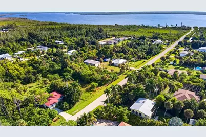 3628 Tropical Point Dr, Saint James City, FL 33956 - Photo 31