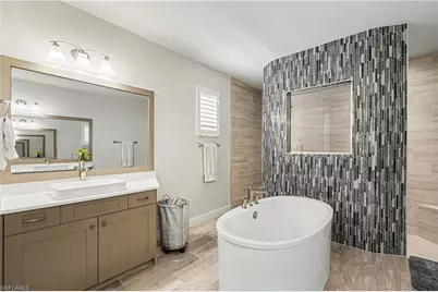 9062 Montserrat Dr, Naples, FL 34114 - Photo 19