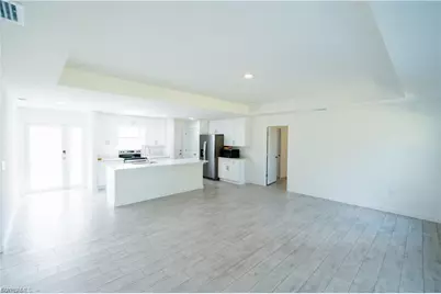 2712 46th St SW, Lehigh Acres, FL 33976 - Photo 5