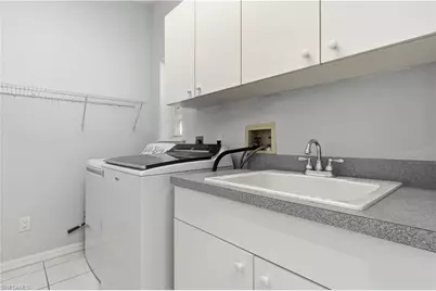 318 SE 21st St, Cape Coral, FL 33990 - Photo 9