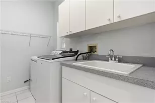 318 SE 21st St, Cape Coral, FL 33990 - Photo 9