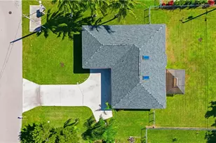 318 SE 21st St, Cape Coral, FL 33990 - Photo 13