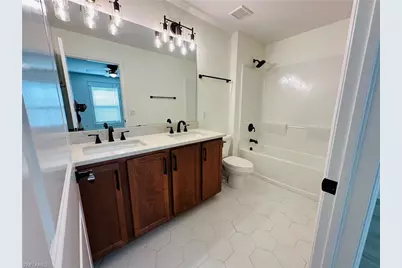 2909 NE 6th Pl, Cape Coral, FL 33909 - Photo 13