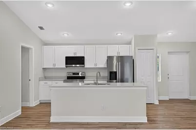 109 NE 23rd St, Cape Coral, FL 33909 - Photo 11