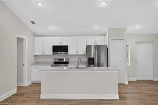 109 NE 23rd St, Cape Coral, FL 33909 - Photo 11