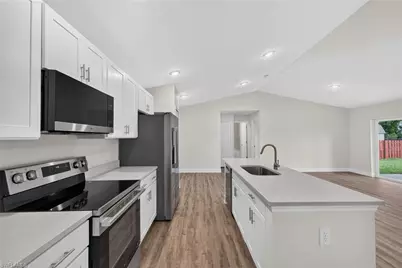 109 NE 23rd St, Cape Coral, FL 33909 - Photo 13