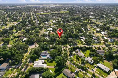 10461 McGregor Blvd, Fort Myers, FL 33919 - Photo 9