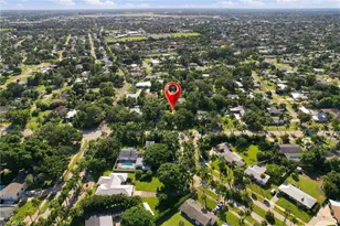 10461 McGregor Blvd, Fort Myers, FL 33919 - Photo 9