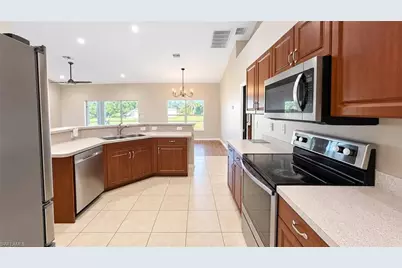 1301 W Benbow Ct, Labelle, FL 33935 - Photo 7