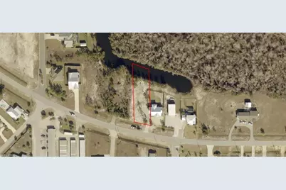 520 N 15th St, Mexico Beach, FL 32456 - Photo 1