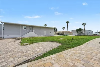 11501 Dogwood Ln, Fort Myers Beach, FL 33931 - Photo 3