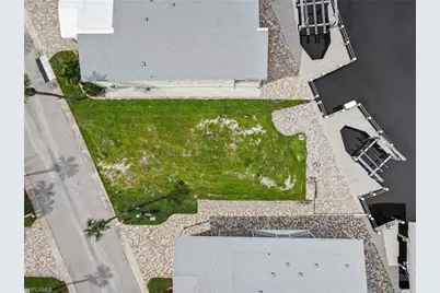 11501 Dogwood Ln, Fort Myers Beach, FL 33931 - Photo 11