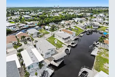 11501 Dogwood Ln, Fort Myers Beach, FL 33931 - Photo 13