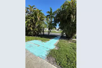 89 Sycamore Ln, Fort Myers, FL 33908 - Photo 5