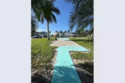 89 Sycamore Ln, Fort Myers, FL 33908 - Photo 7